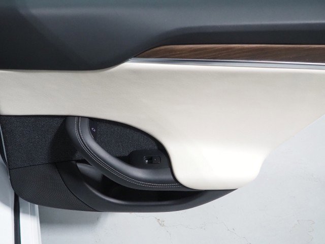 Used 2021 Tesla Model S Plaid image 65
