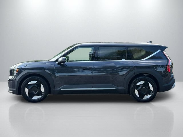 Certified 2026 Kia EV9 Light RWD image 4