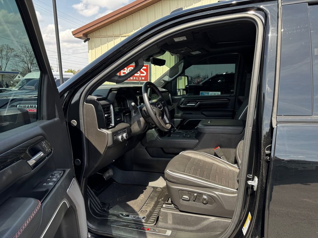 Used 2025 GMC Sierra 2500 AT4X AWD/4WD image 10