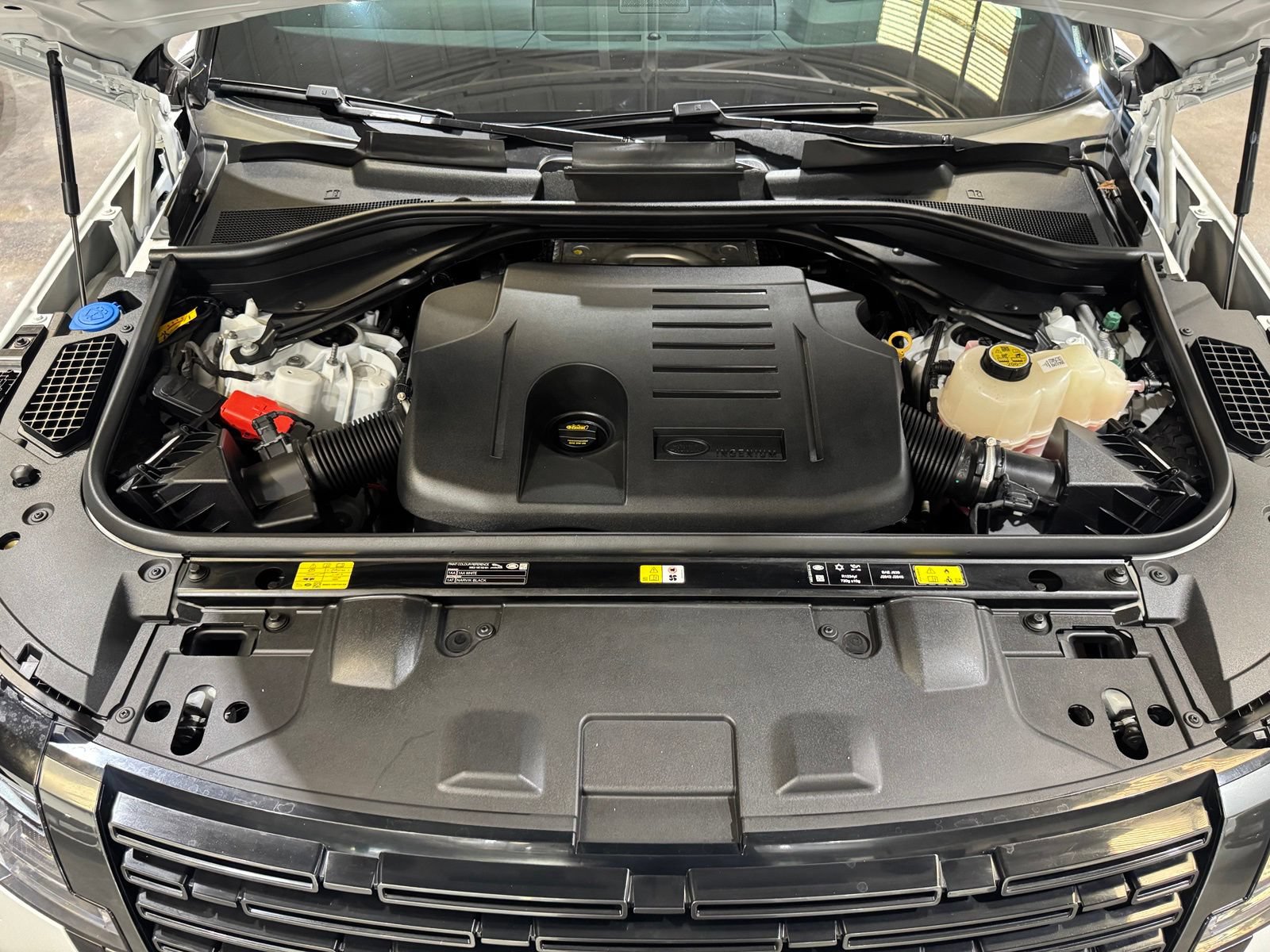 Used 2025 Land Rover Range Rover Autobiography AWD/4WD image 43