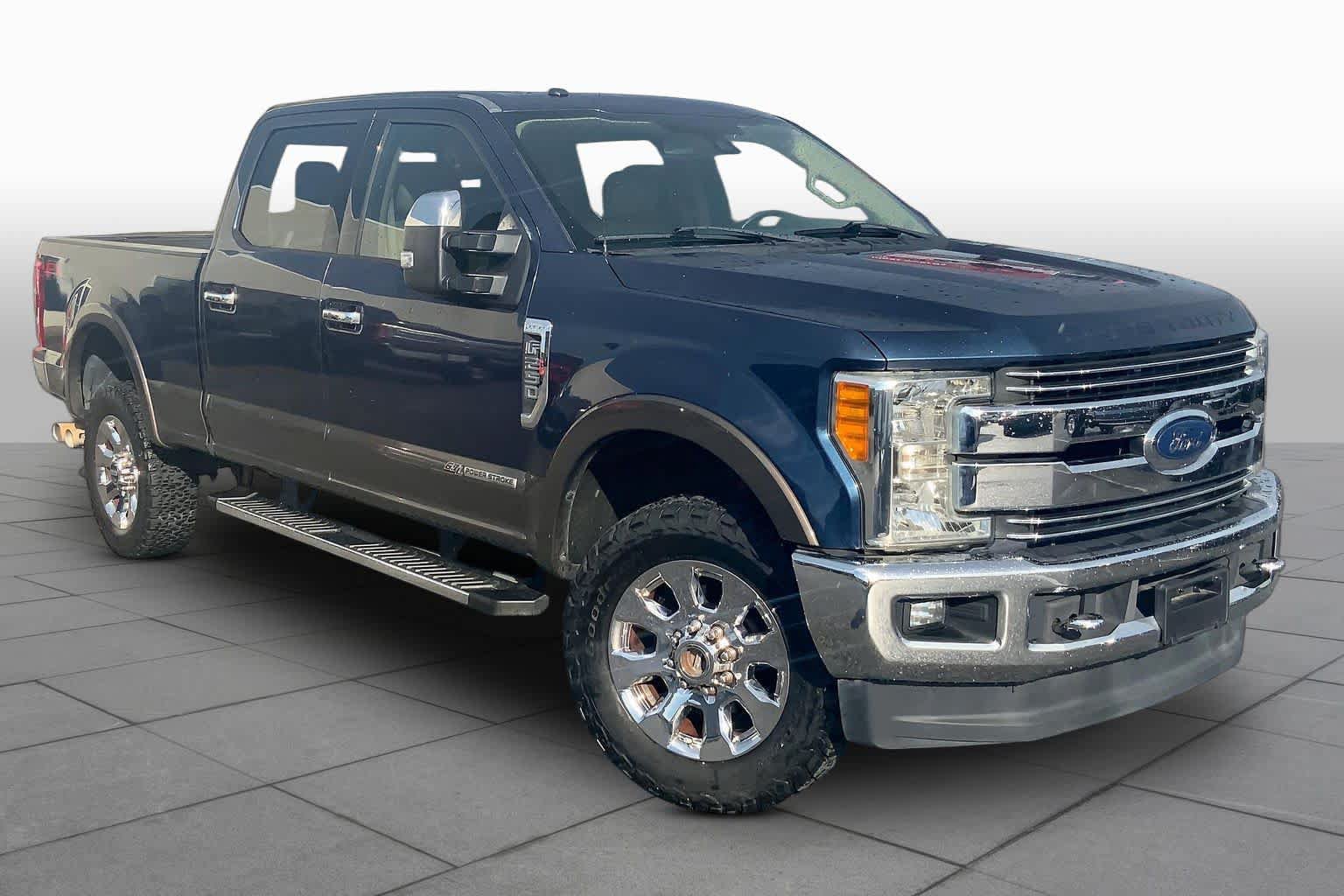 Used 2017 Ford F250 Lariat w/ Lariat Ultimate Package AWD/4WD image 3