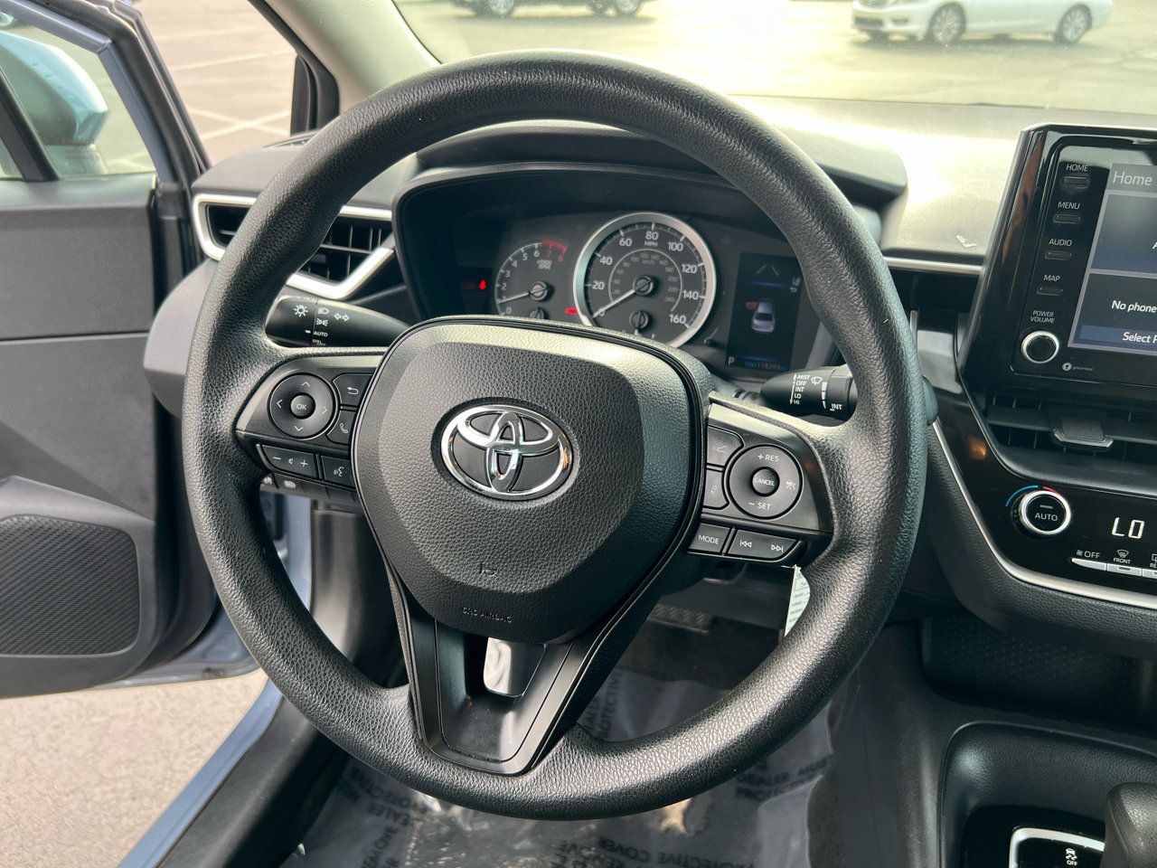 Used 2022 Toyota Corolla LE image 39
