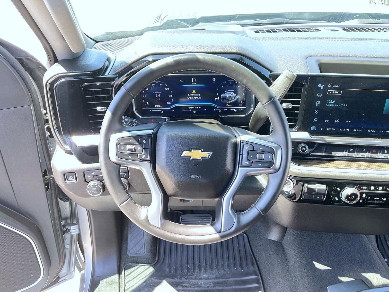 Used 2025 Chevrolet Silverado 2500 LT w/ Convenience Package image 12