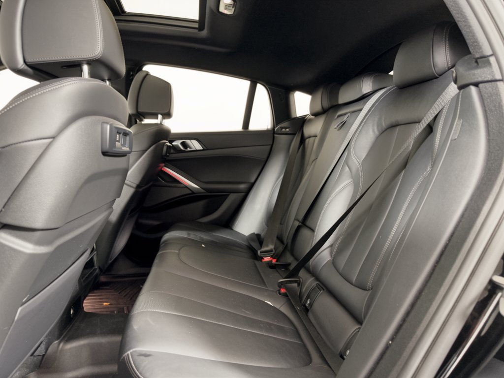 Used 2021 BMW X6 M50i AWD/4WD image 25