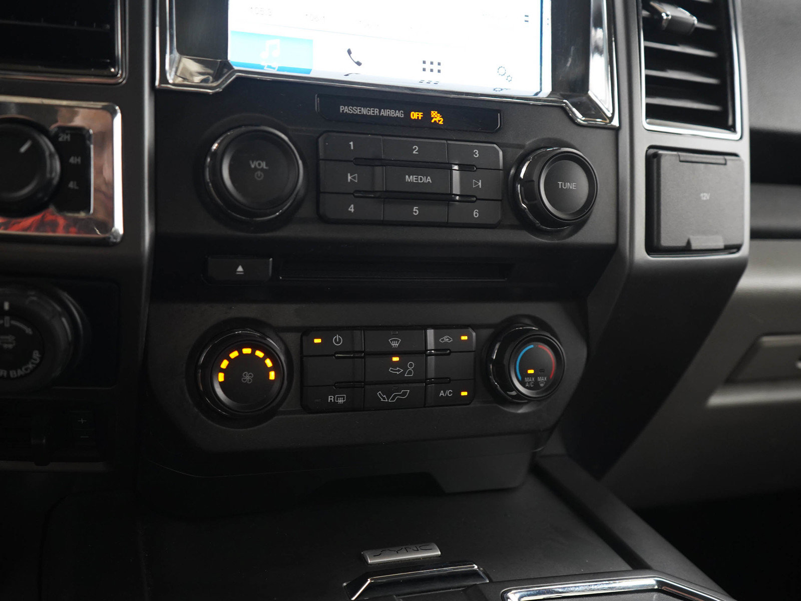 Used 2018 Ford F150 XLT w/ Equipment Group 301A Mid AWD/4WD image 21