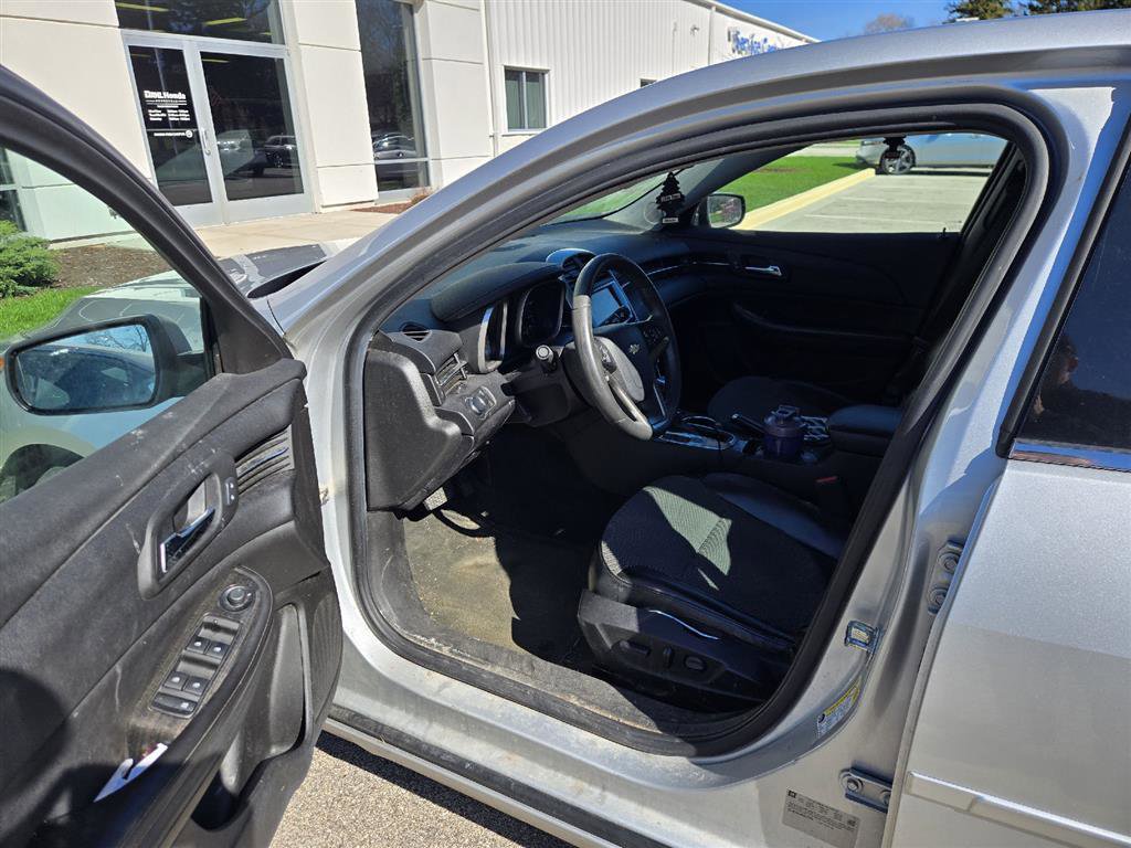 Used 2015 Chevrolet Malibu LT w/ Power Convenience Package FWD image 16