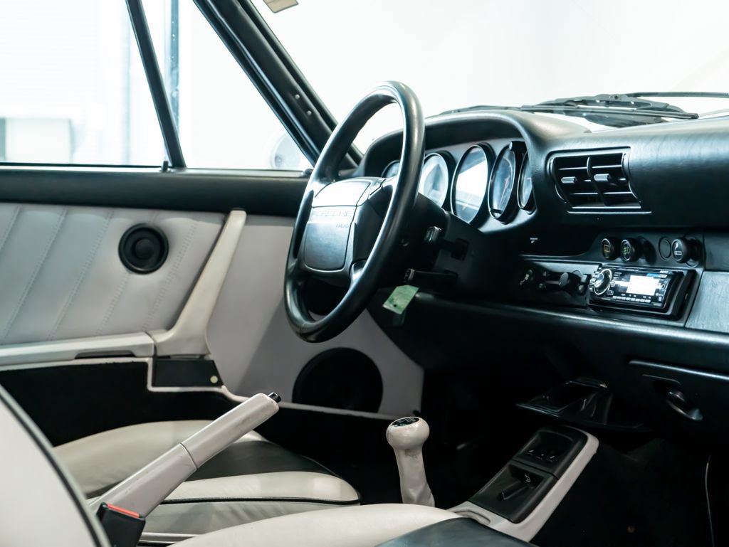Used 1992 Porsche 911 Cabriolet image 23