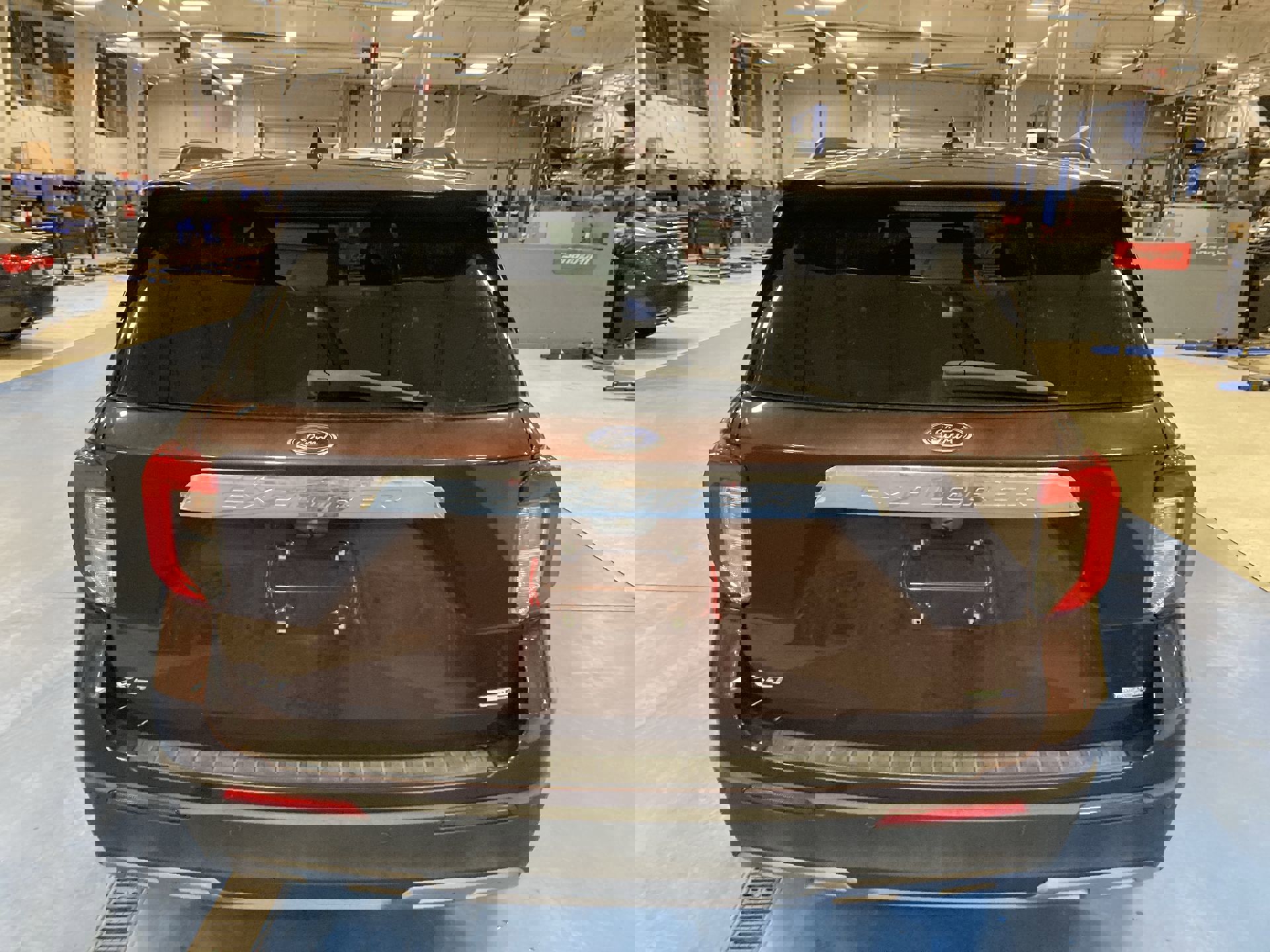 Used 2020 Ford Explorer XLT w/ Equipment Group 202A image 6