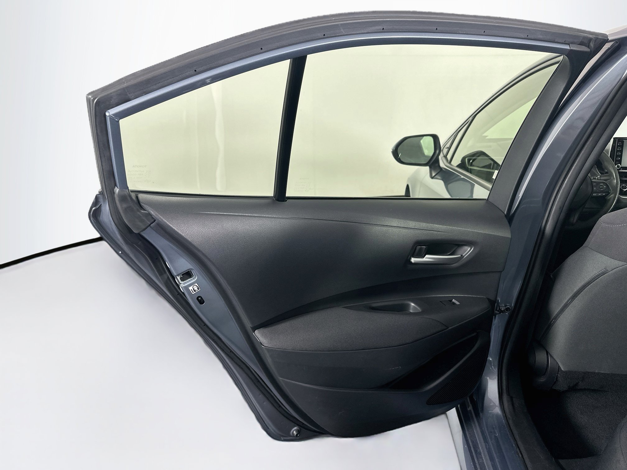 Used 2021 Toyota Corolla LE FWD image 25