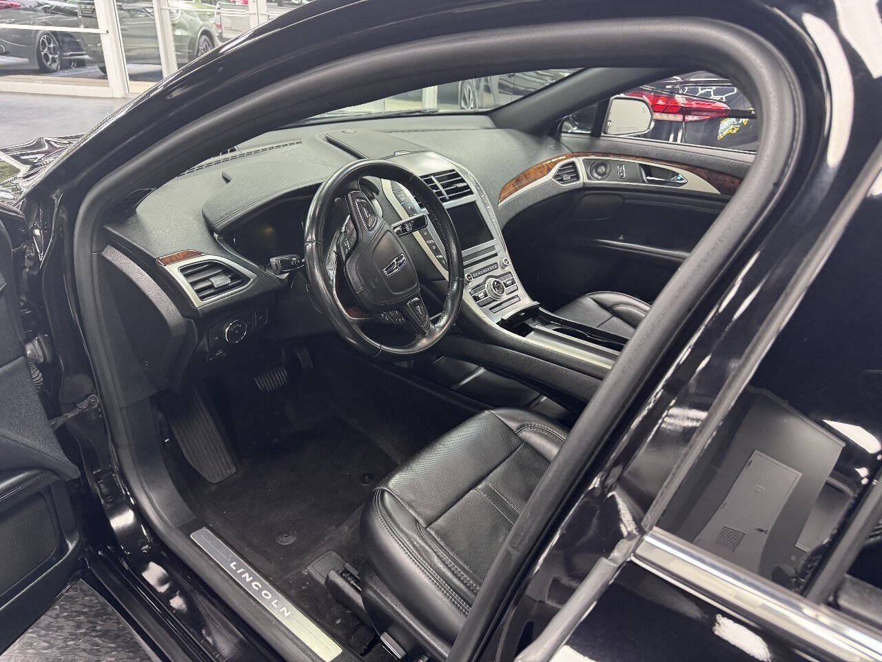Used 2020 Lincoln MKZ Reserve AWD/4WD image 9