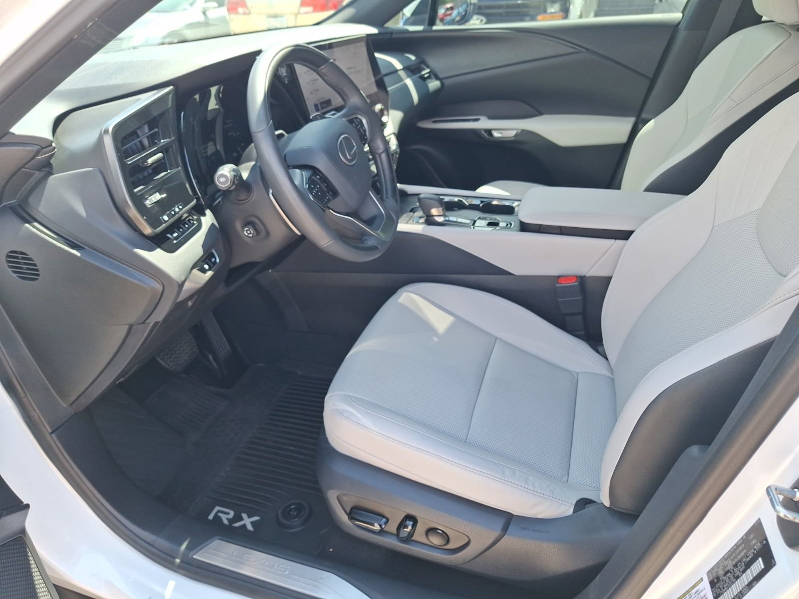 Used 2025 Lexus RX 350 Premium w/ Convenience Package FWD image 14