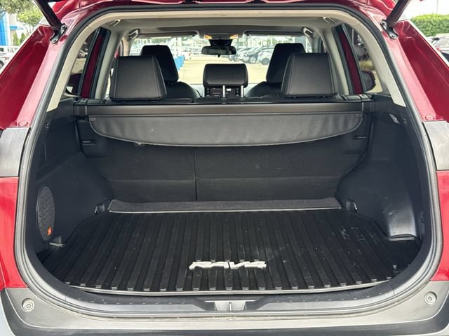 Used 2020 Toyota RAV4 XLE Premium FWD image 35
