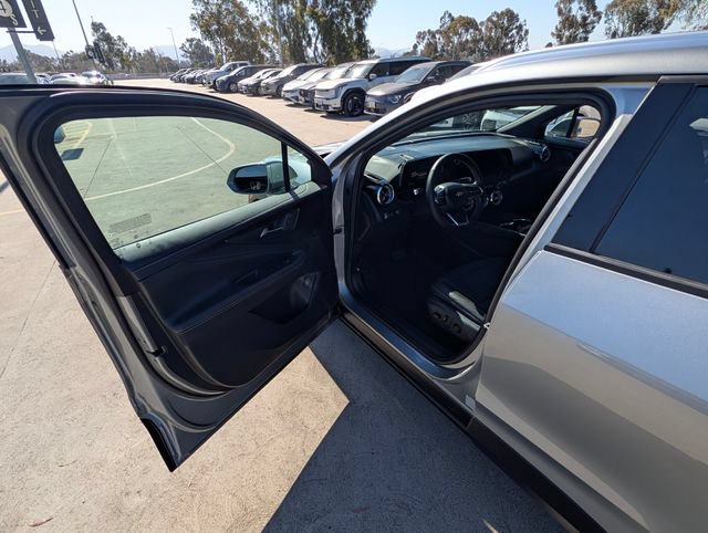 Used 2024 Chevrolet Blazer EV LT AWD/4WD image 33