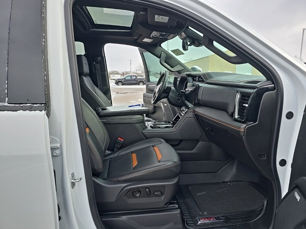 Used 2025 GMC Sierra 2500 AT4 w/ AT4 Premium Plus Package image 15