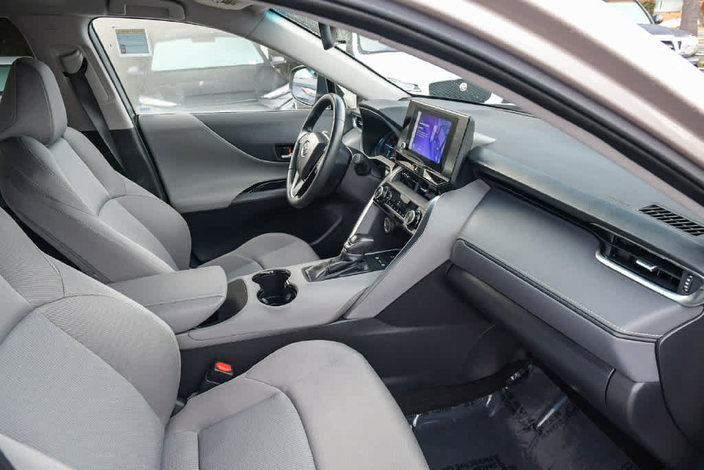 Certified 2024 Toyota Venza LE AWD/4WD image 16