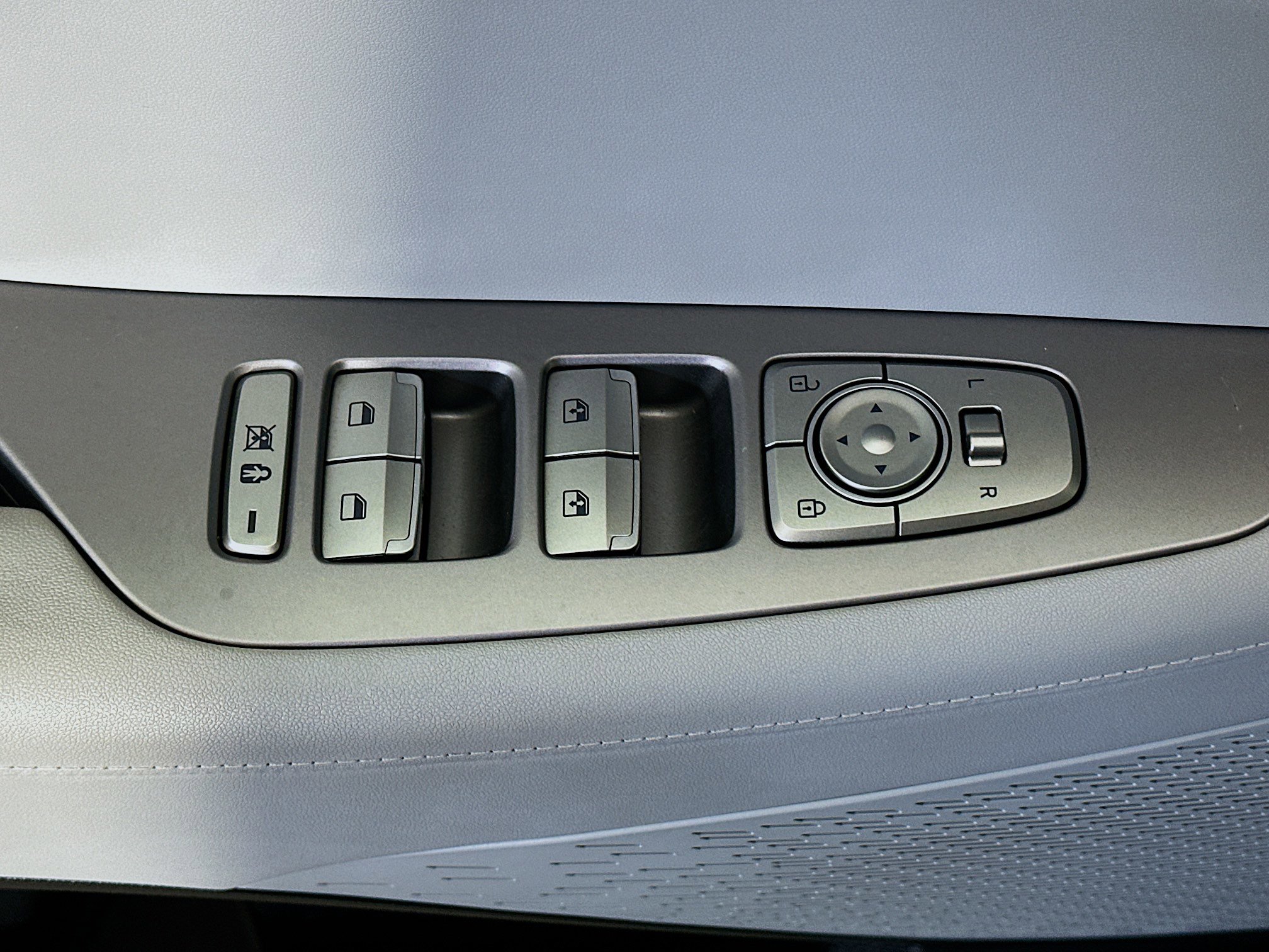 Used 2025 Hyundai Palisade SEL FWD image 15