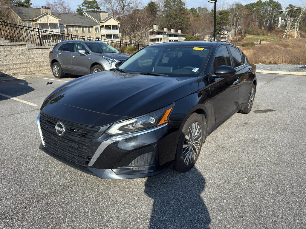 Used 2024 Nissan Altima 2.5 SV w/ SV Premium Package image 1