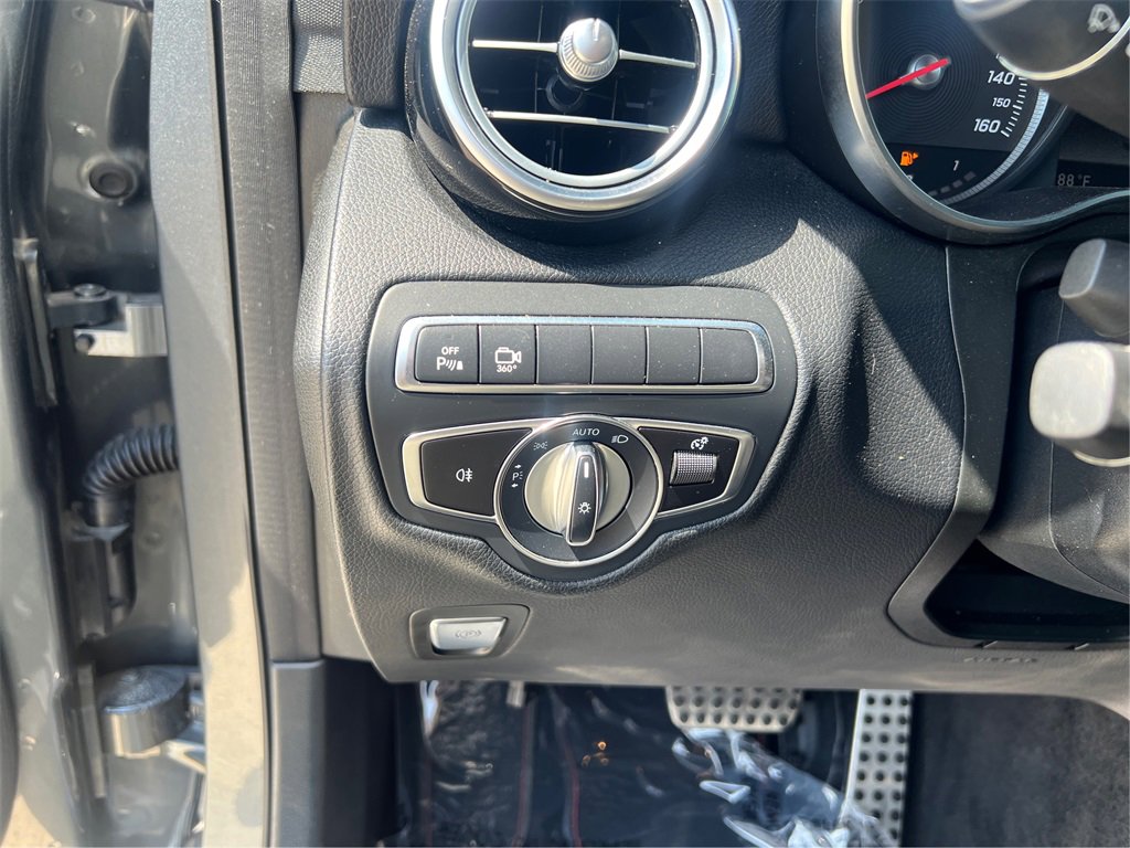 Used 2019 Mercedes-Benz GLC 300 4MATIC w/ Multimedia Package image 18