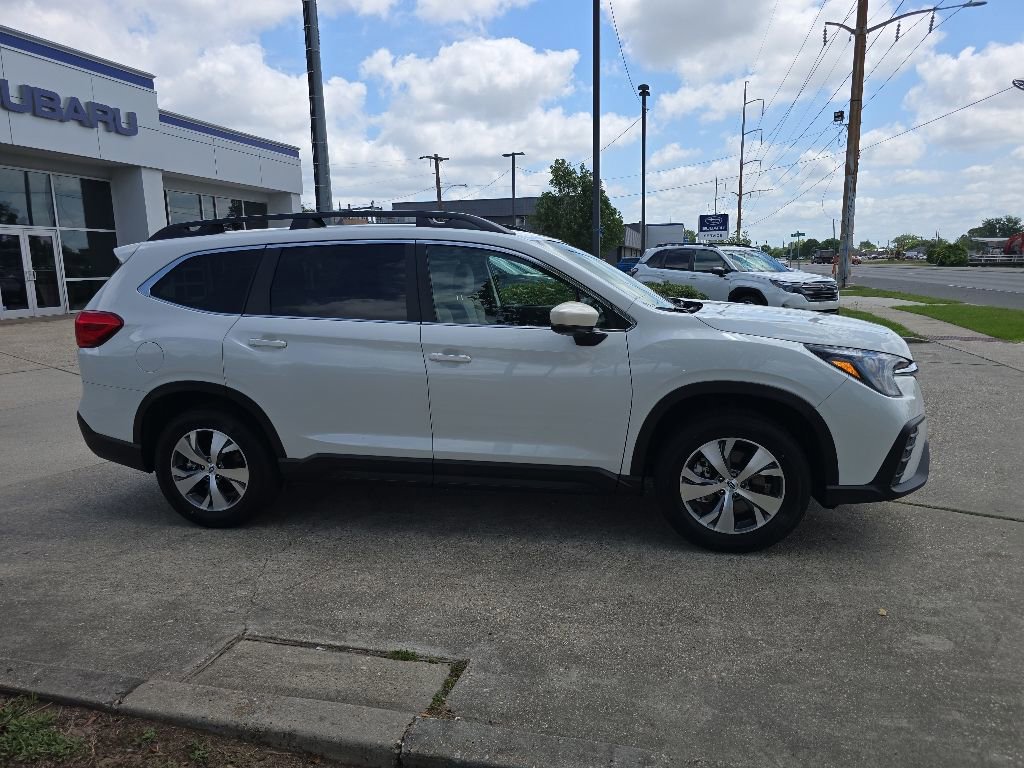 Used 2025 Subaru Ascent Premium AWD/4WD image 3