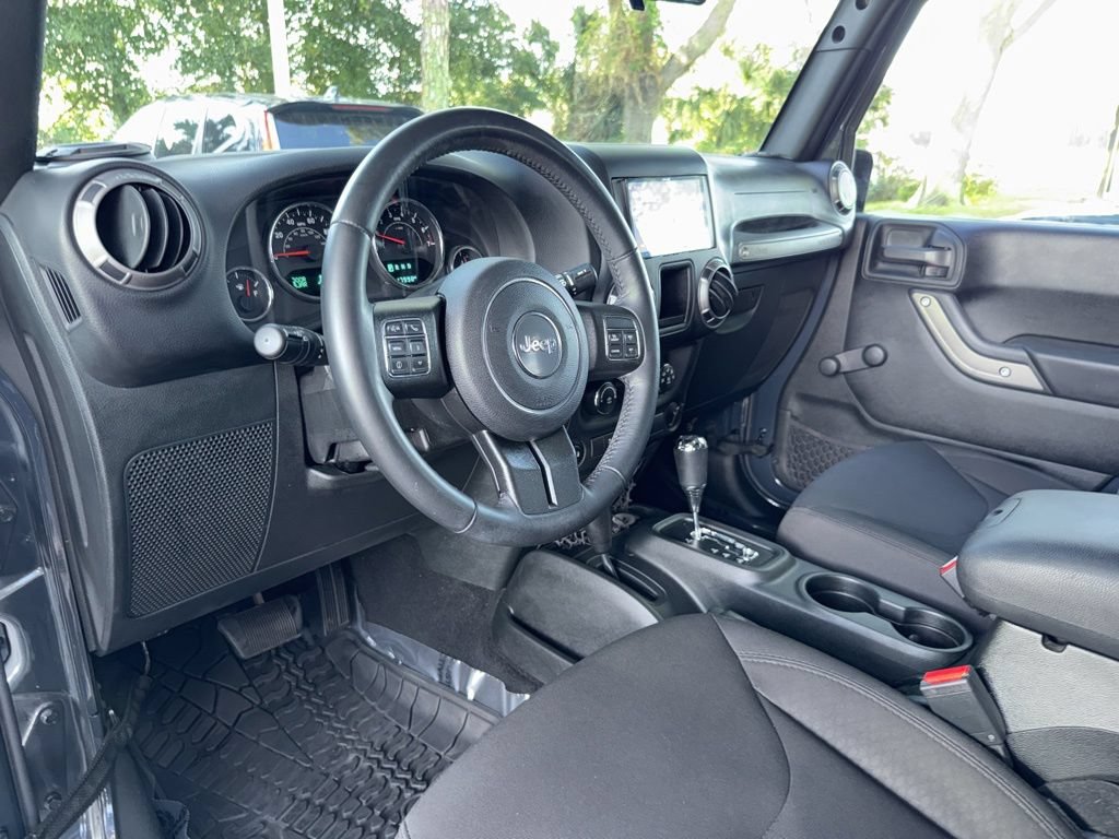 Used 2018 Jeep Wrangler Sport AWD/4WD image 15