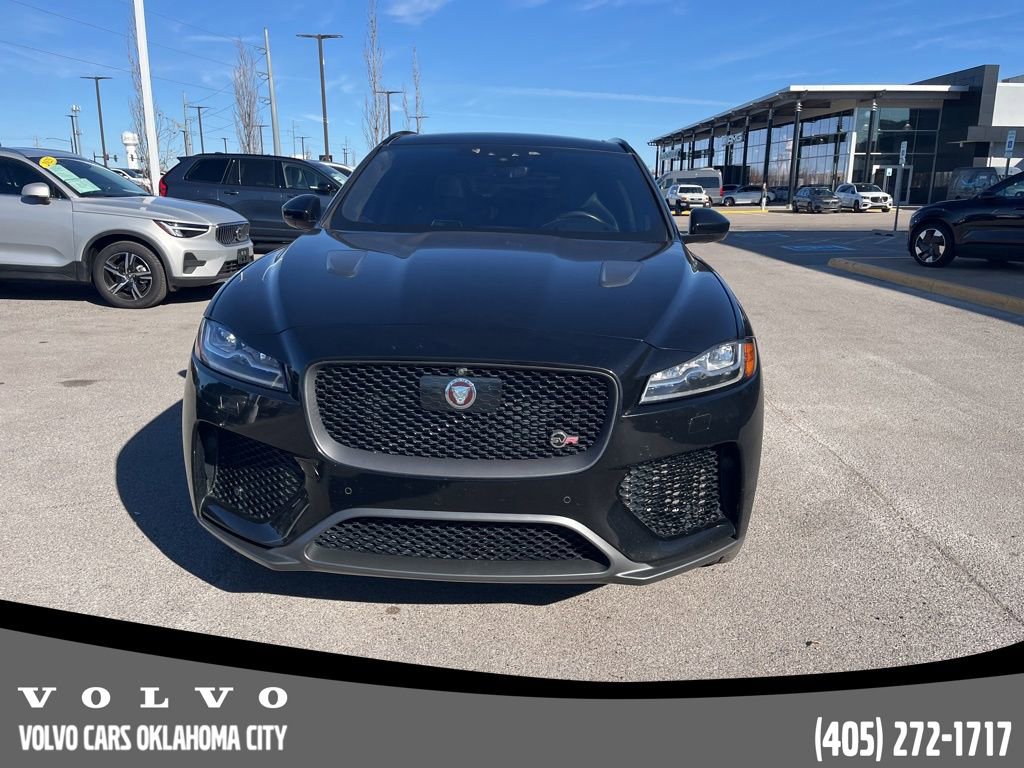 Used 2020 Jaguar F-PACE SVR image 2