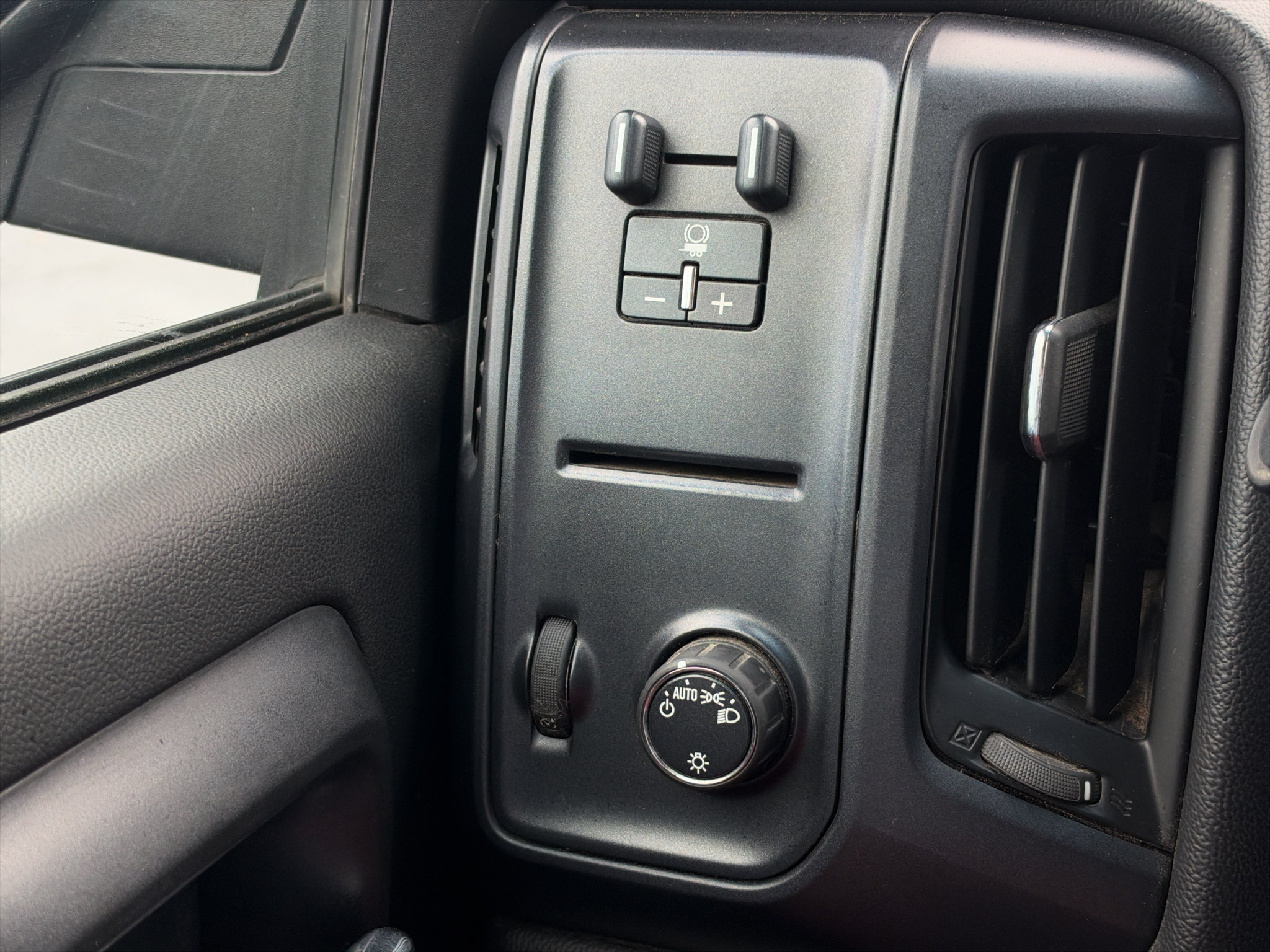 Used 2015 GMC Sierra 1500 4x4 Crew Cab image 24