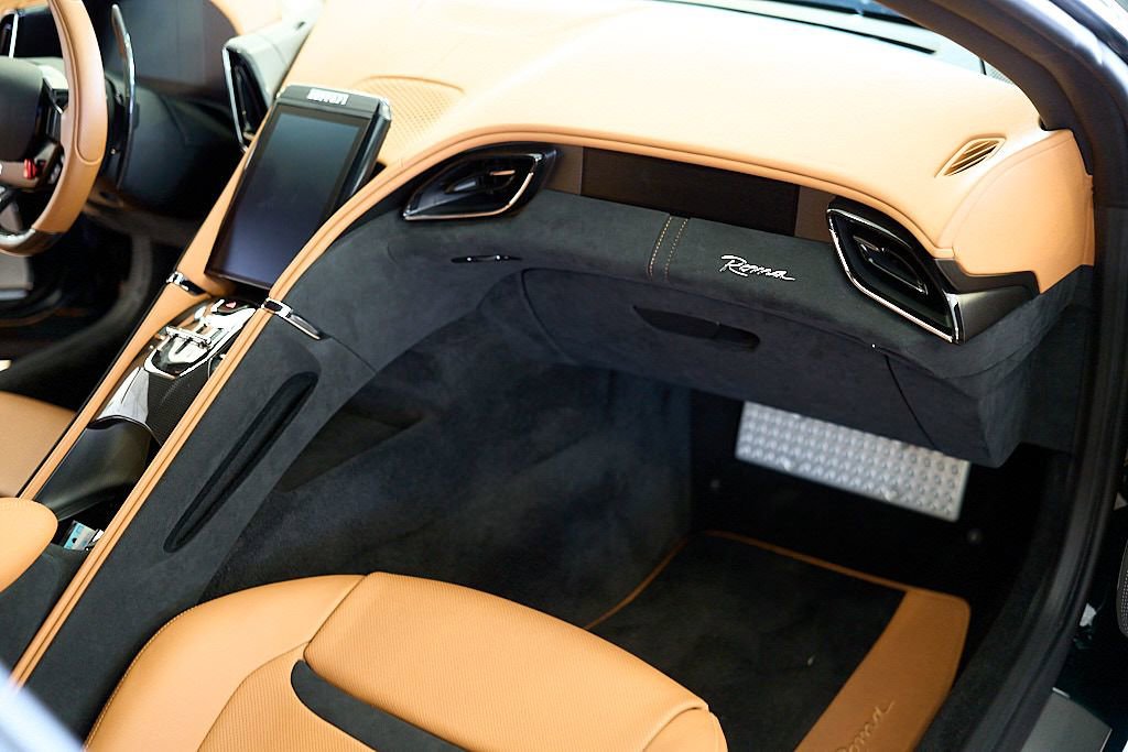 Used 2021 Ferrari Roma image 46