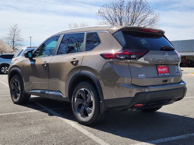 Certified 2024 Nissan Rogue SV w/ SV Premium Package FWD image 3