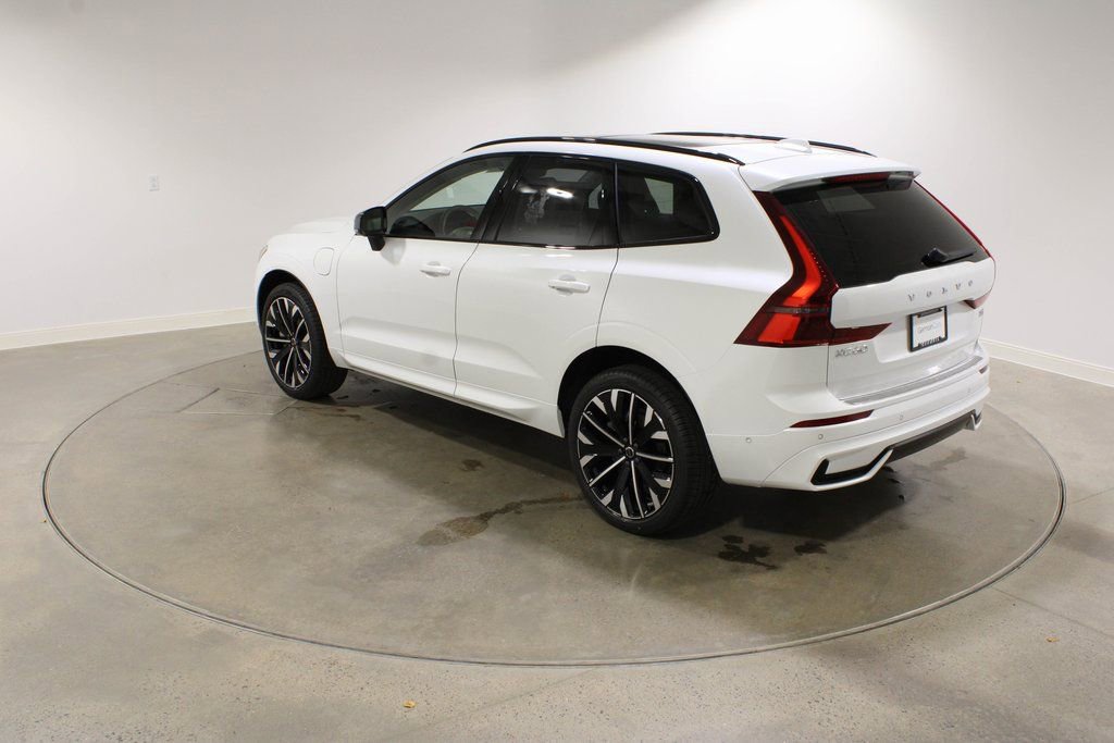 New 2026 Volvo XC60 T8 Ultra w/ Protection Package Premier AWD/4WD image 3