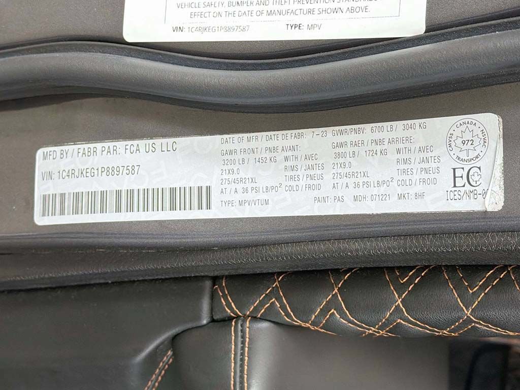 Used 2023 Jeep Grand Cherokee L Summit AWD/4WD image 50