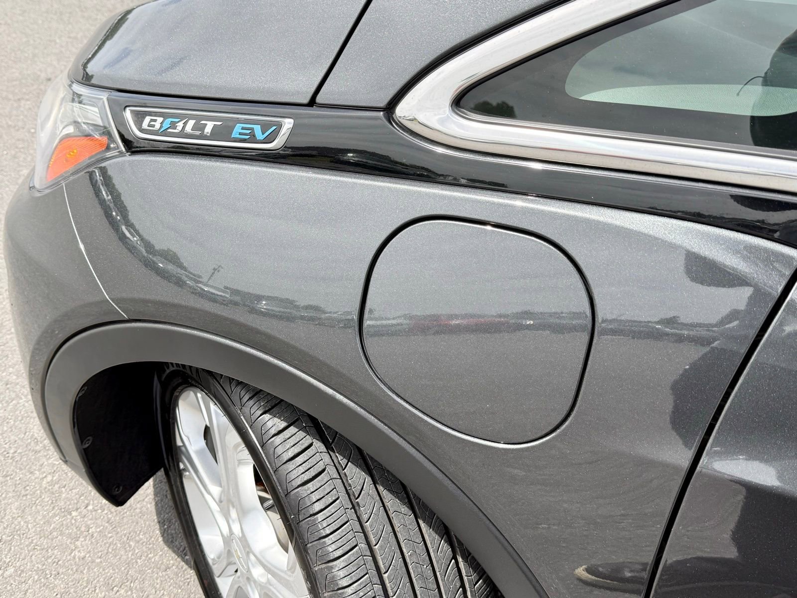 Used 2018 Chevrolet Bolt LT FWD image 5