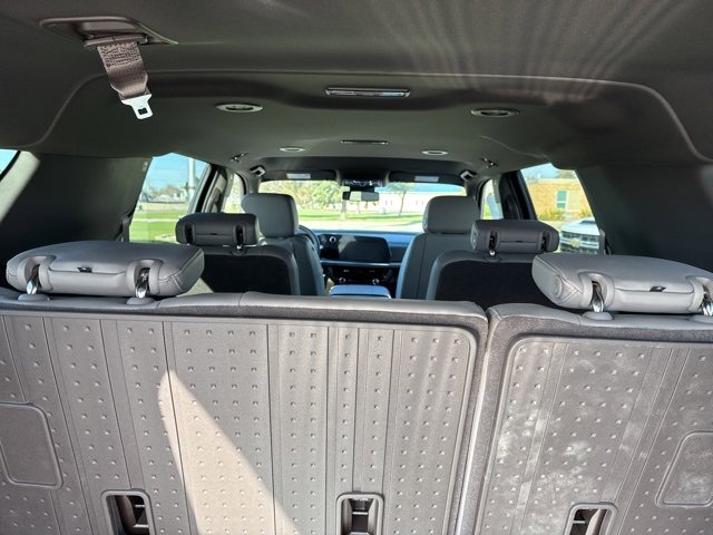 New 2026 Chevrolet Suburban Z71 w/ Comfort Package image 12