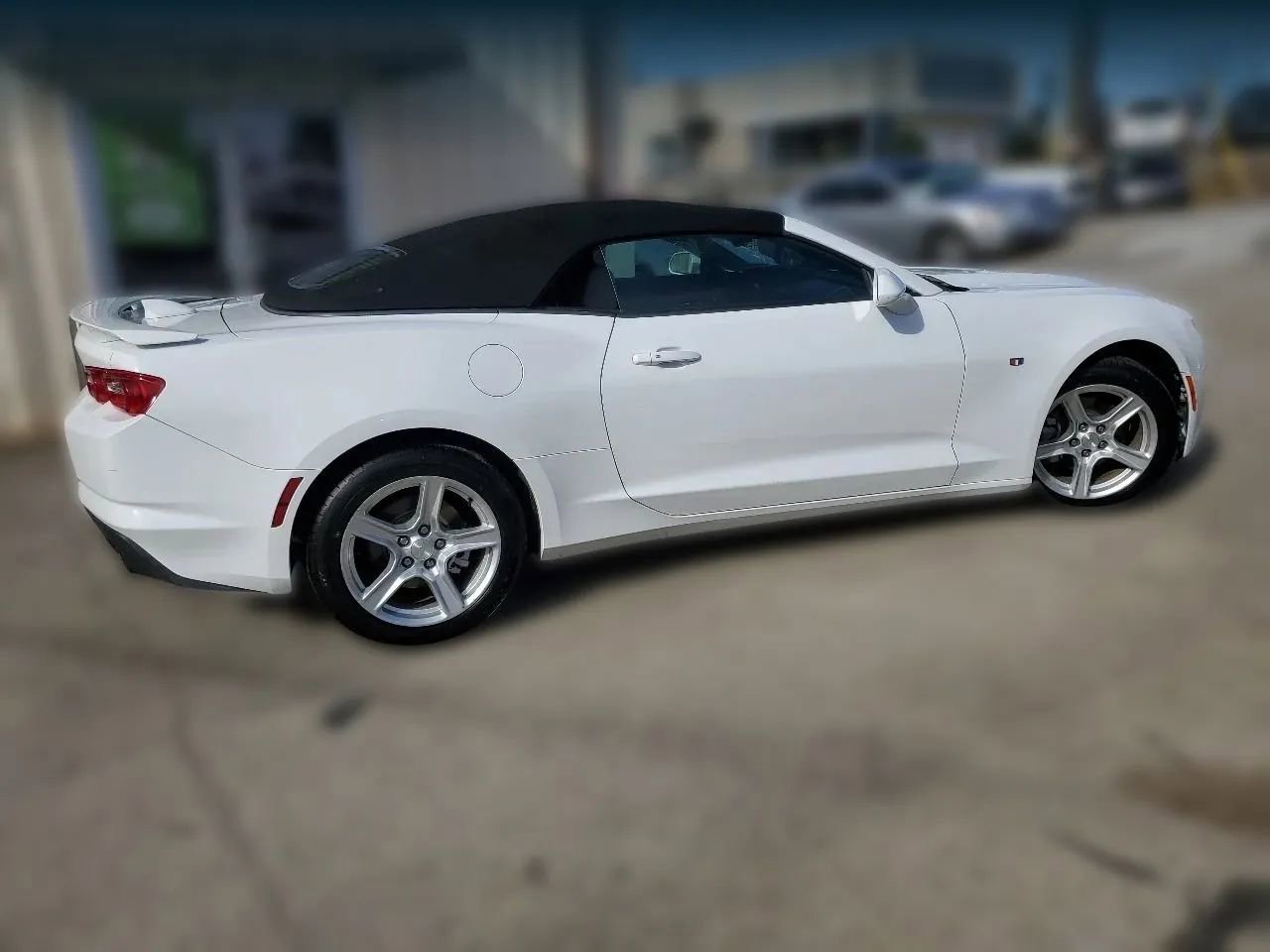 Used 2020 Chevrolet Camaro LT RWD image 8