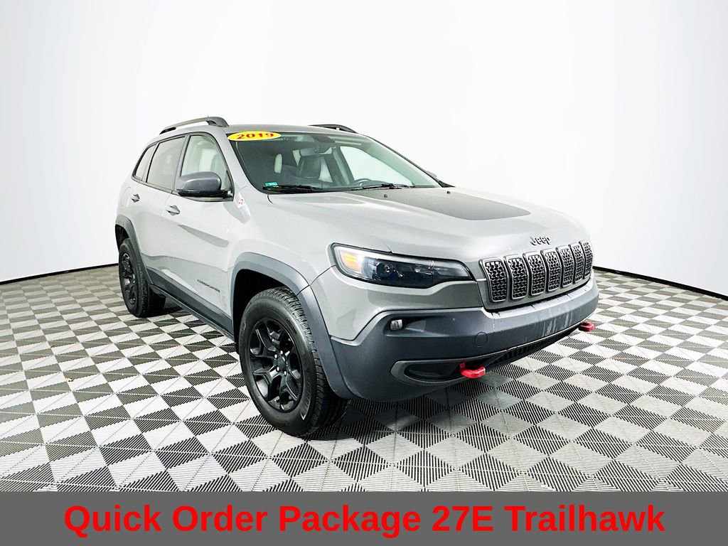 Used 2019 Jeep Cherokee Trailhawk w/ Cold Weather Group image 4