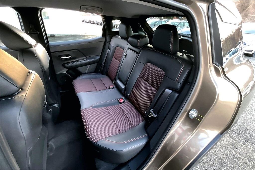 New 2026 Nissan Kicks SR w/ Cold Weather Package image 10