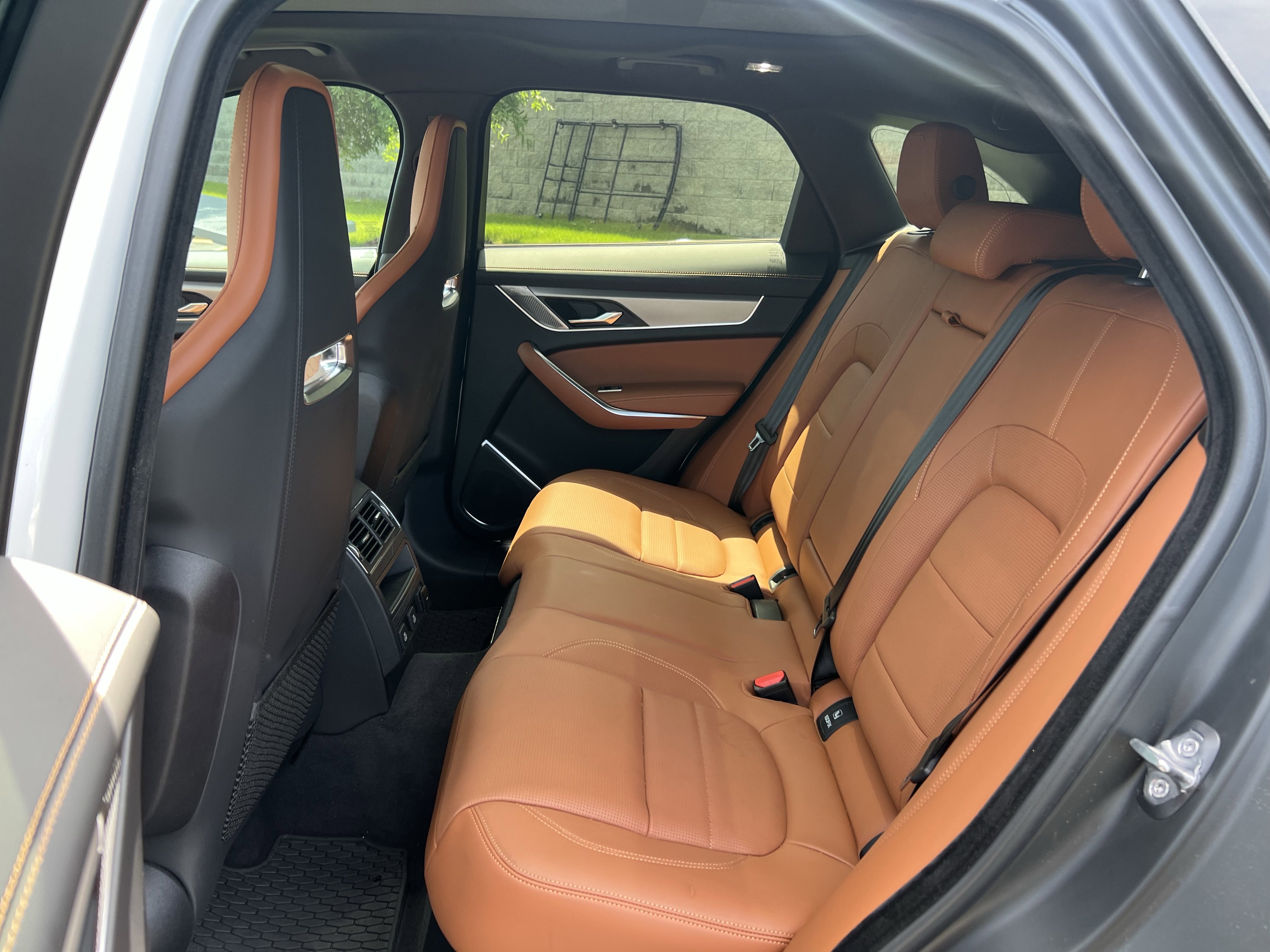 Used 2026 Jaguar F-PACE R-Dynamic S AWD/4WD image 28