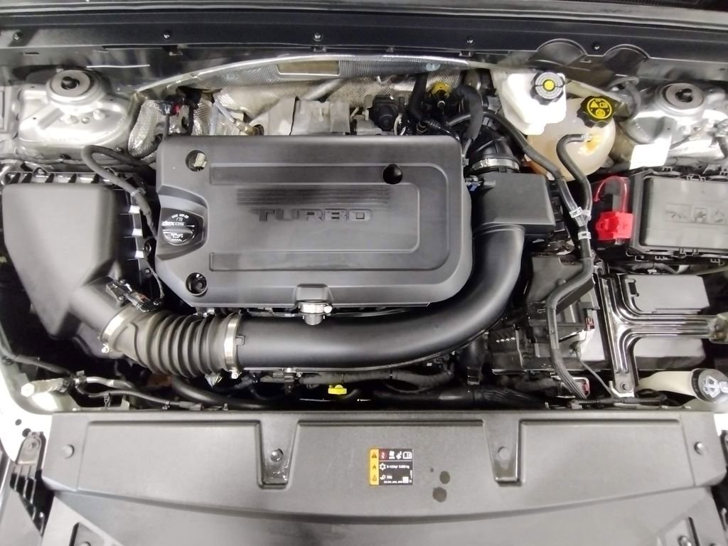 Used 2023 Buick Envision Essence image 8