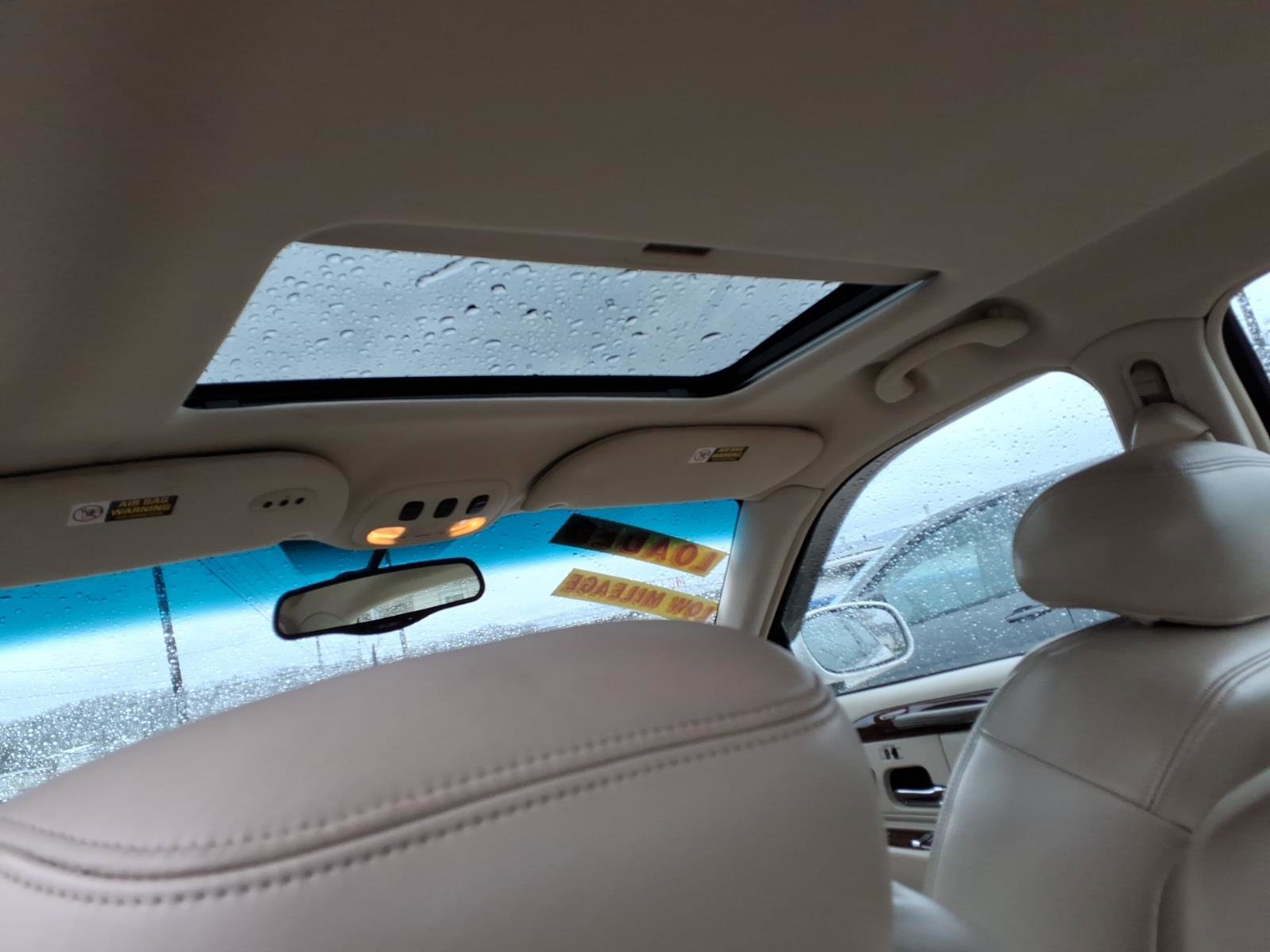 Used 2001 Lincoln Town Car Cartier RWD image 9