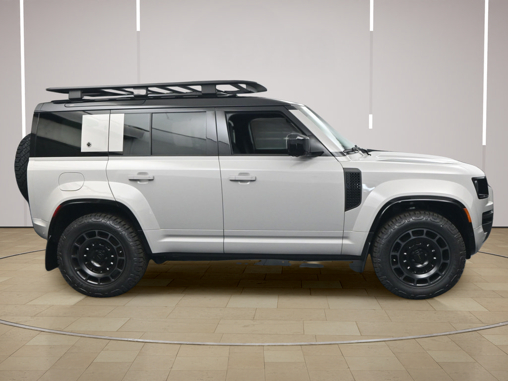 New 2026 Land Rover Defender 110 AWD/4WD image 22