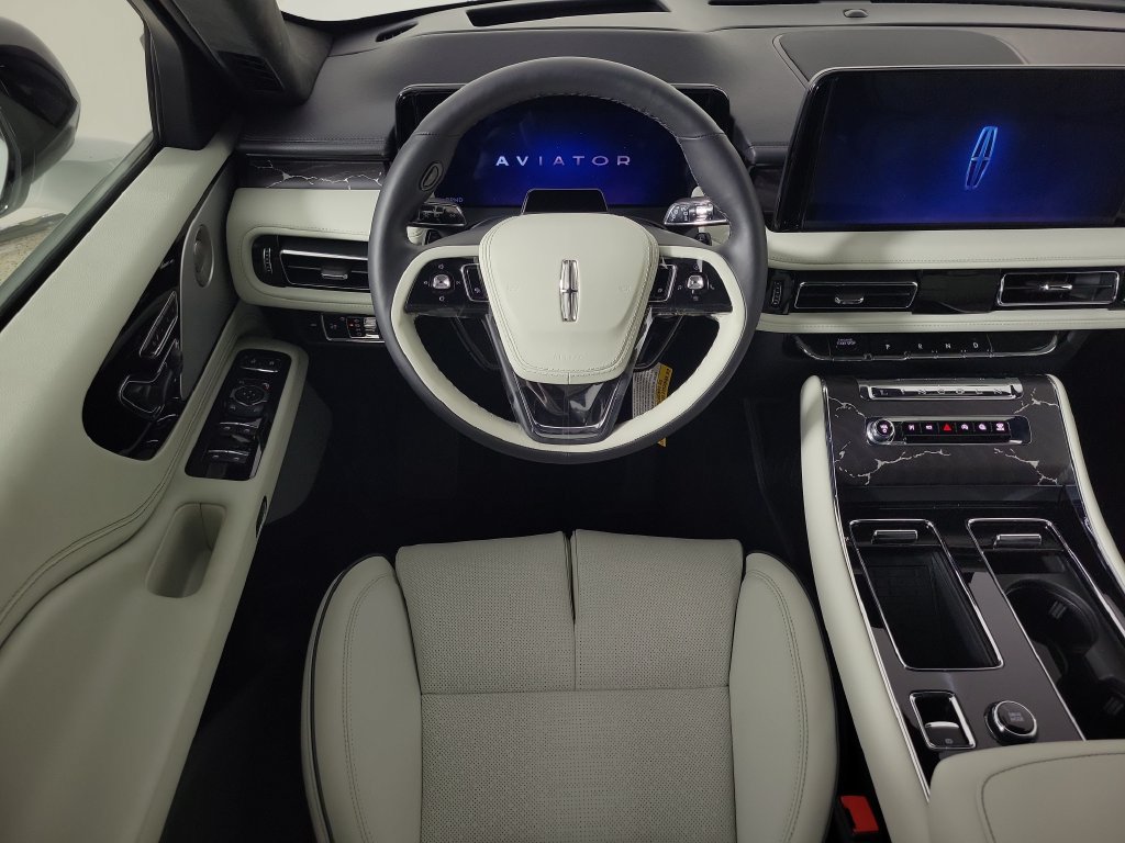 New 2026 Lincoln Aviator Black Label w/ Black Label Special Edition AWD/4WD image 10