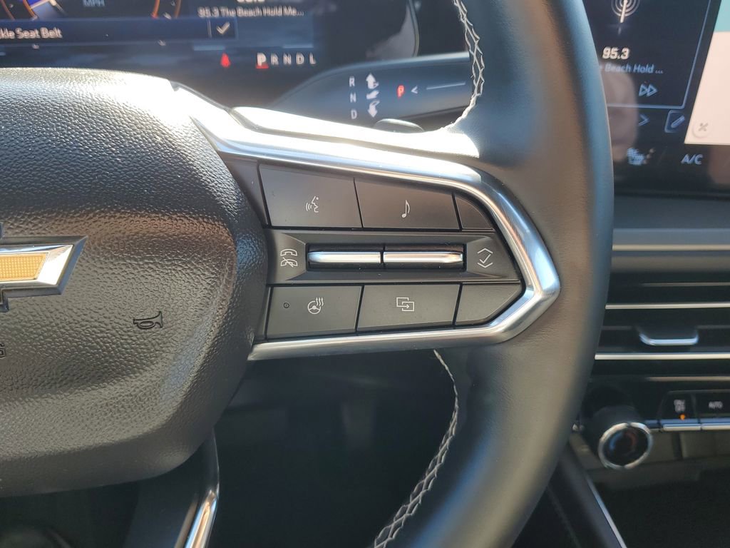 Certified 2025 Chevrolet Traverse LT FWD image 34