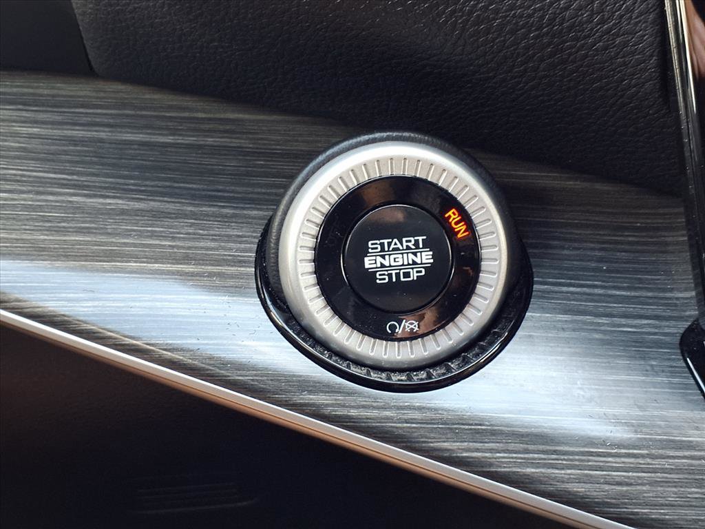 Used 2024 Jeep Wagoneer L Series III w/ Flexible Seating Group image 10