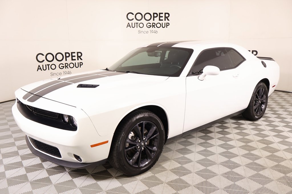 Used 2023 Dodge Challenger SXT w/ Blacktop Package image 10