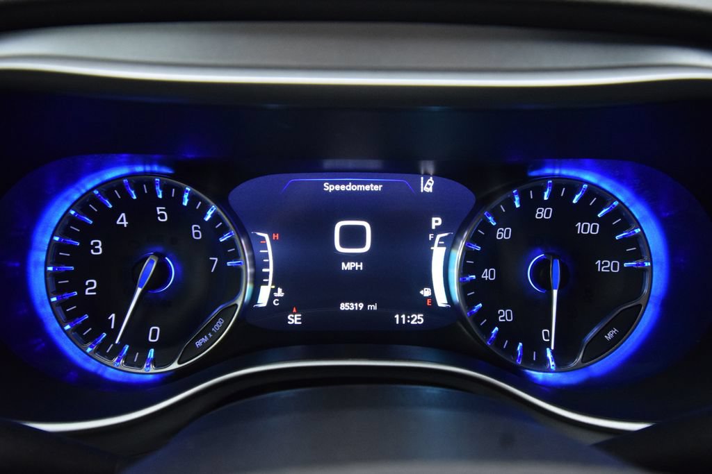 Used 2020 Chrysler Pacifica Touring-L Plus FWD image 19