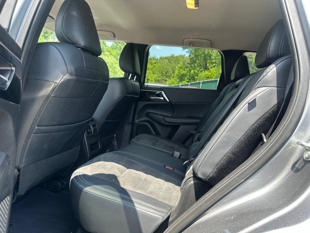 Used 2024 Mitsubishi Outlander SE AWD/4WD image 17