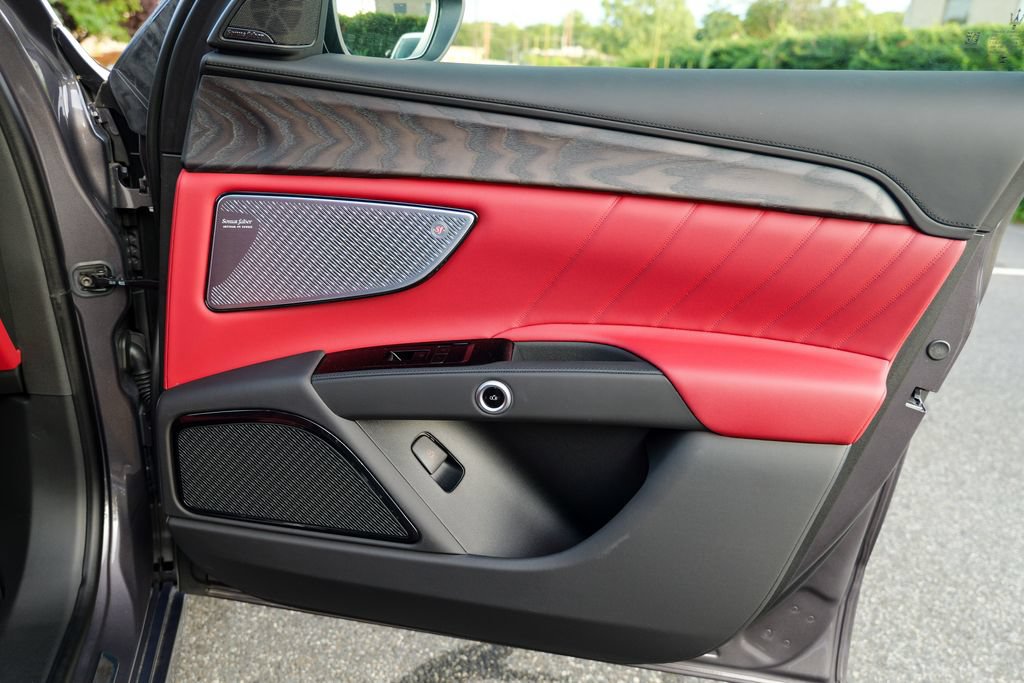 Used 2025 Maserati Grecale Modena AWD/4WD image 34
