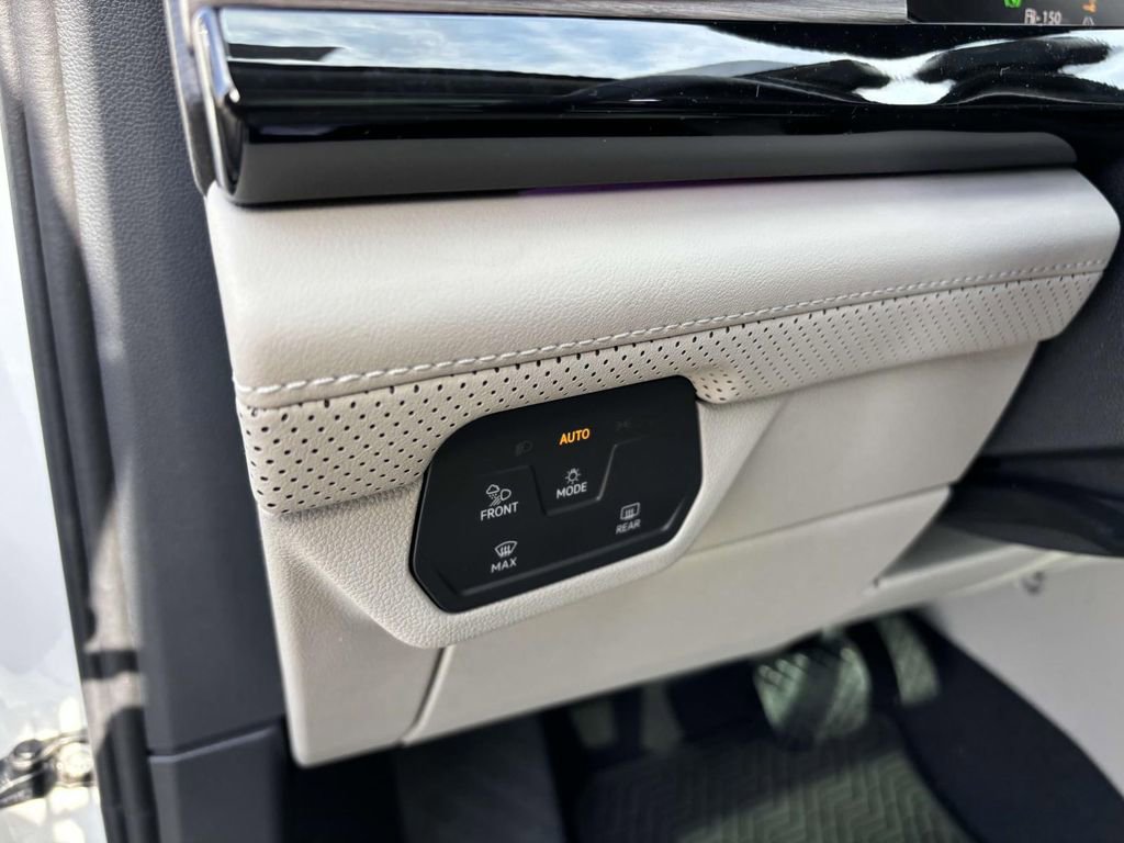 New 2025 Volkswagen Atlas SEL image 15