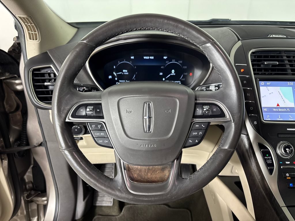 Used 2019 Lincoln Nautilus Reserve w/ Class II Trailer Tow Package FWD image 17