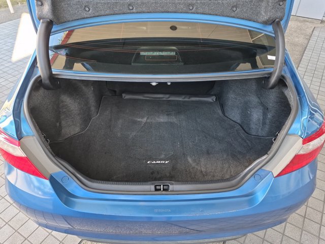 Used 2017 Toyota Camry SE FWD image 10