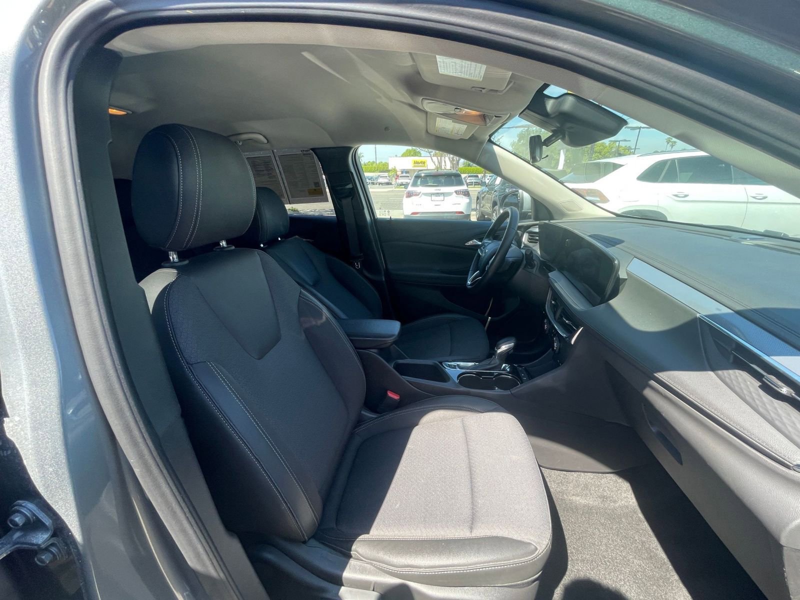 Used 2025 Buick Encore GX Preferred image 36